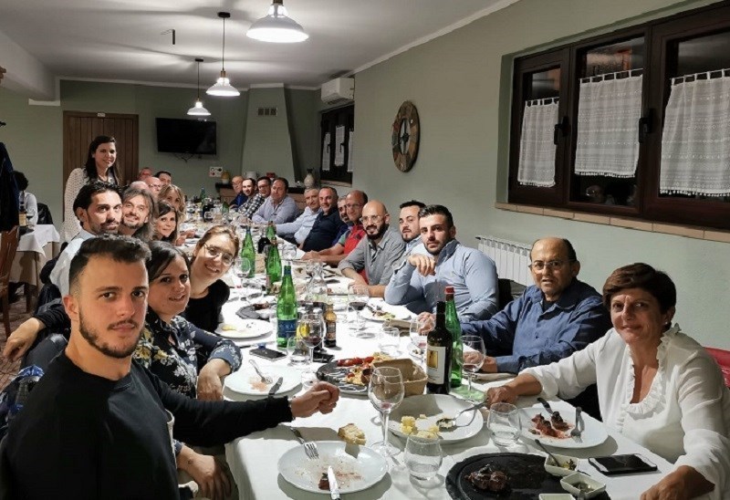 Uno scatto della serata a Colliano con alcuni amici della filiale di Oliveto Citra