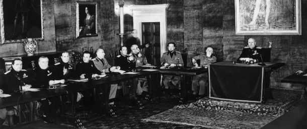 La riunione del Gran Consiglio del fascismo che sfiduciò Mussolini