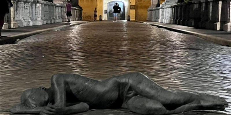 L uomo che dorme a Castel Sant’Angelo